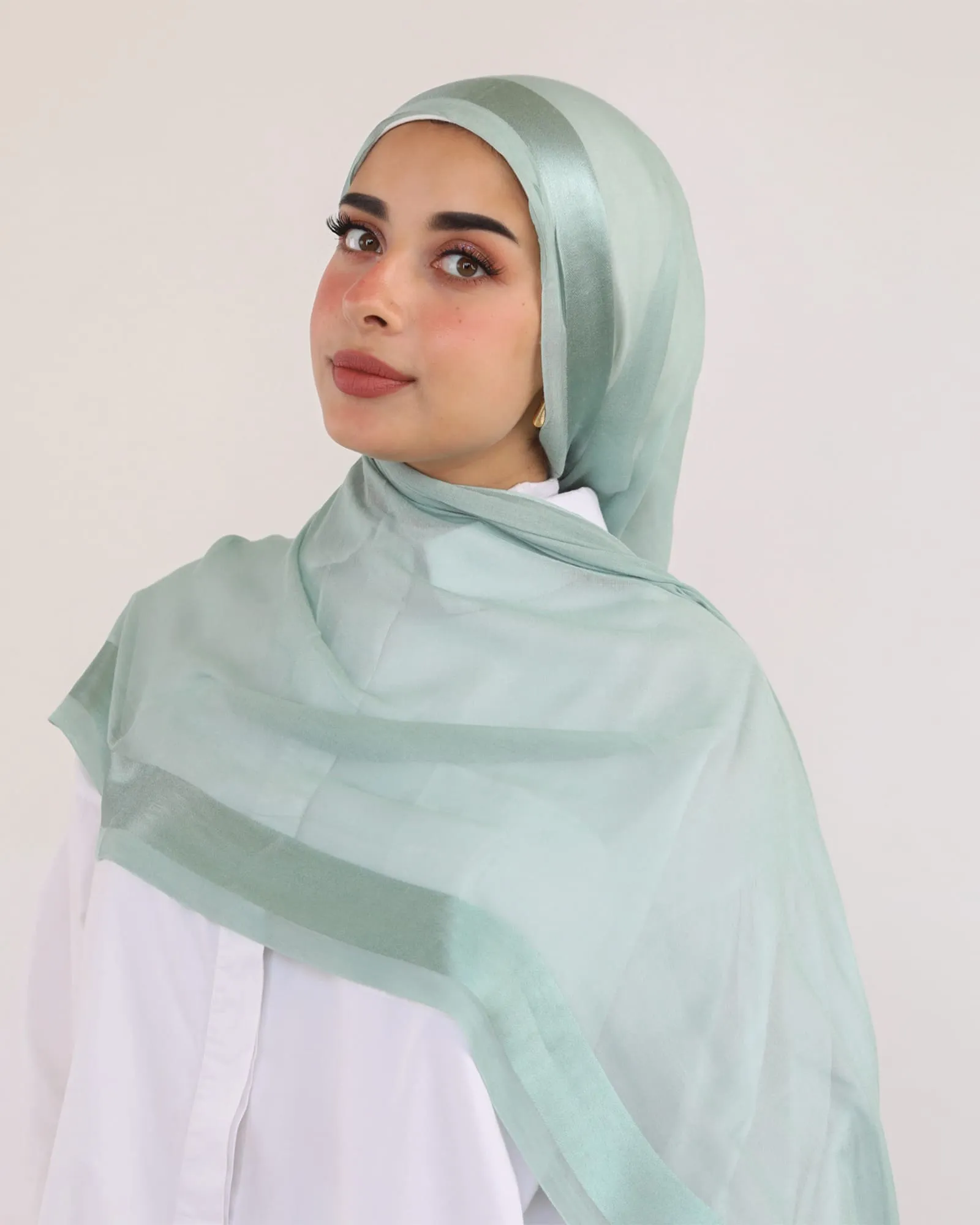 Soft Kuwaiti scarf