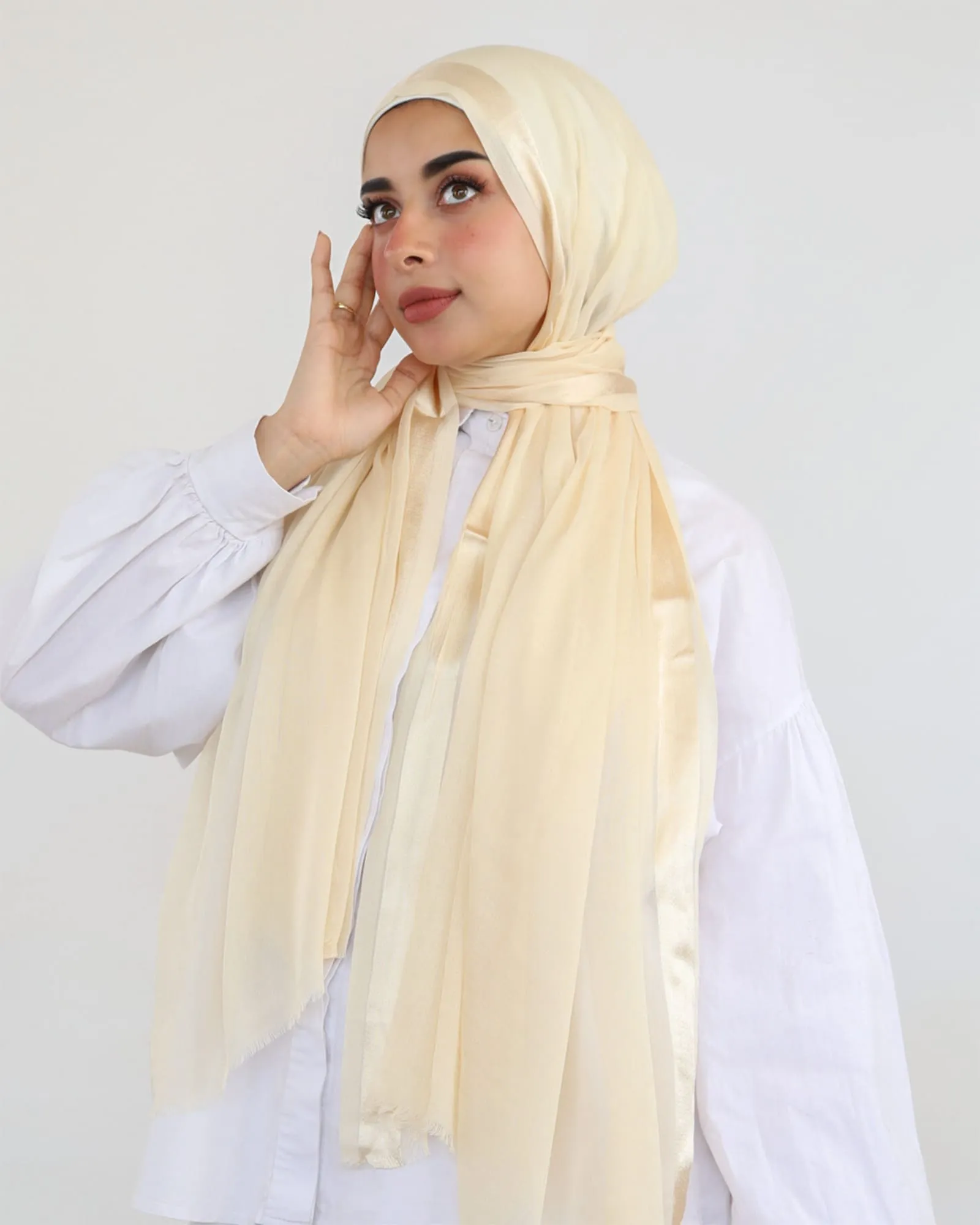Soft Kuwaiti scarf